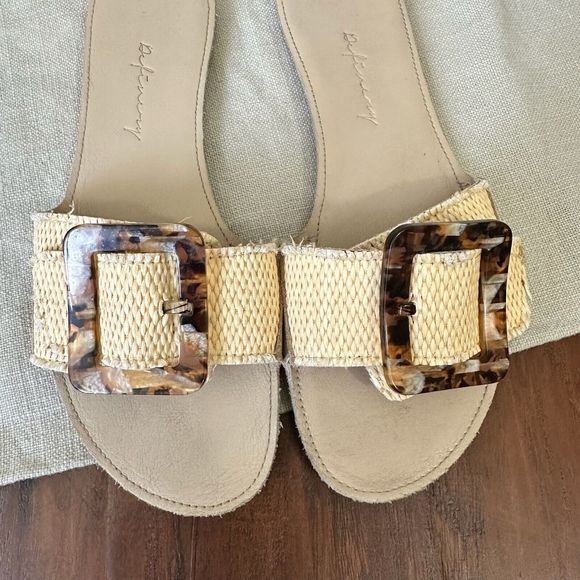 DEFINERY Loop Buckle Raffia Sandals in White ITALY MADE - Picture 2 of 11